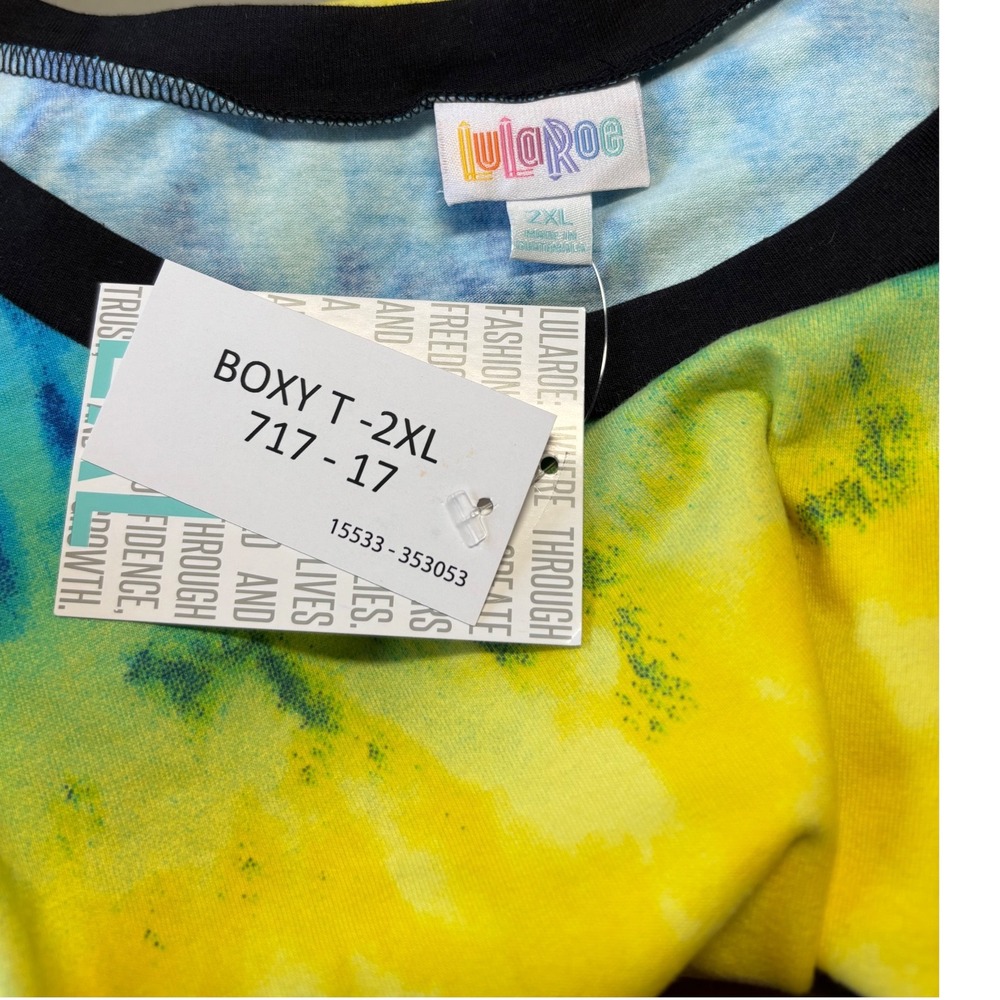 LuLaRoe Womens T Shirt Size‎ 2XL Boxy Tie Dye Blue Dip Cotton Crop Crew Neck NWT - Picture 2 of 3